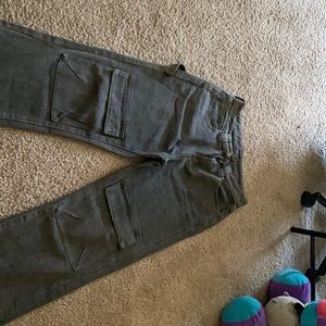 size M jeans with knee front pockets